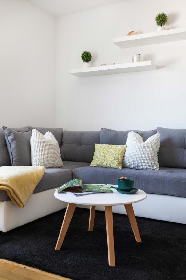Spacious 2Bdr Apartment With A Cute Balcony Zagreb Bagian luar foto